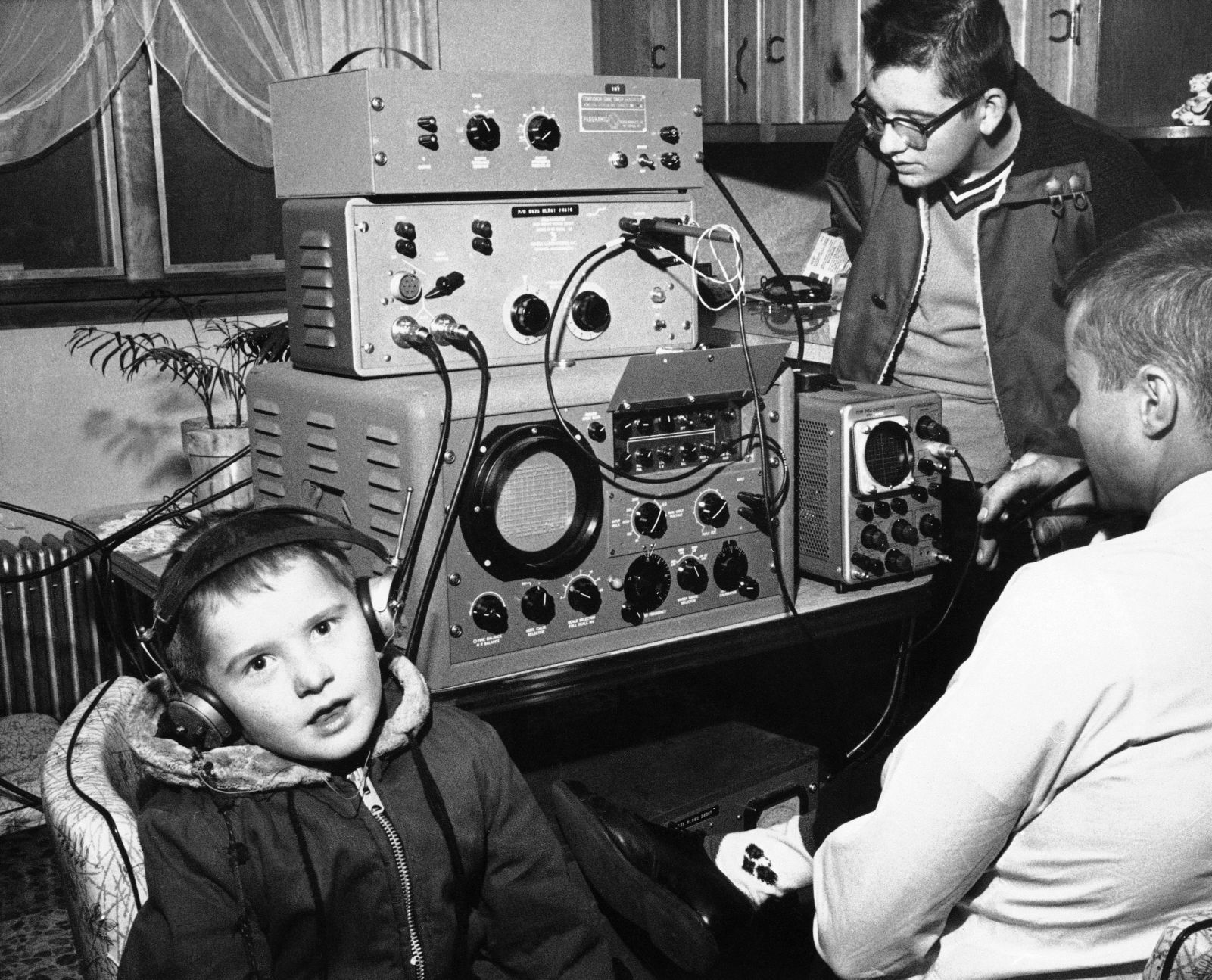 1961: Mysterious whirring sound